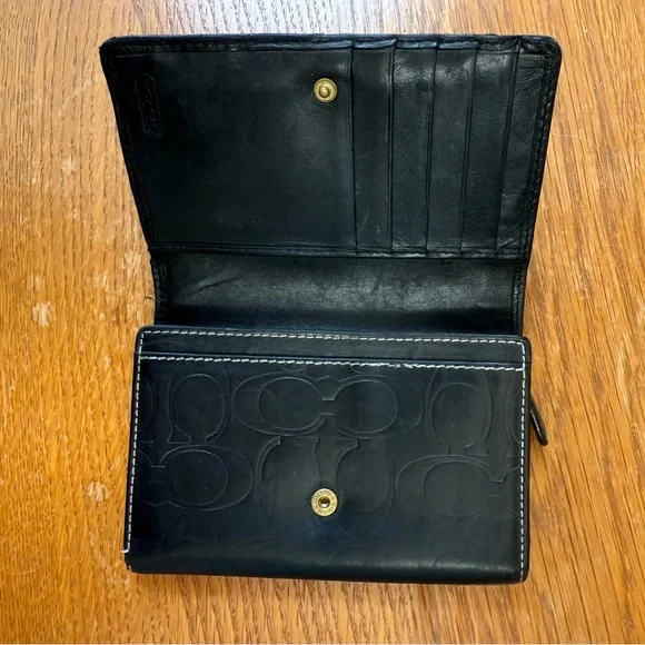 Coach Leather Wallet Black BiFold Snap Wallet Very Nicely Nice - Picture 3 of 11